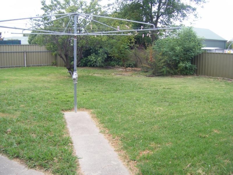 582 Prune St, Lavington NSW 2641