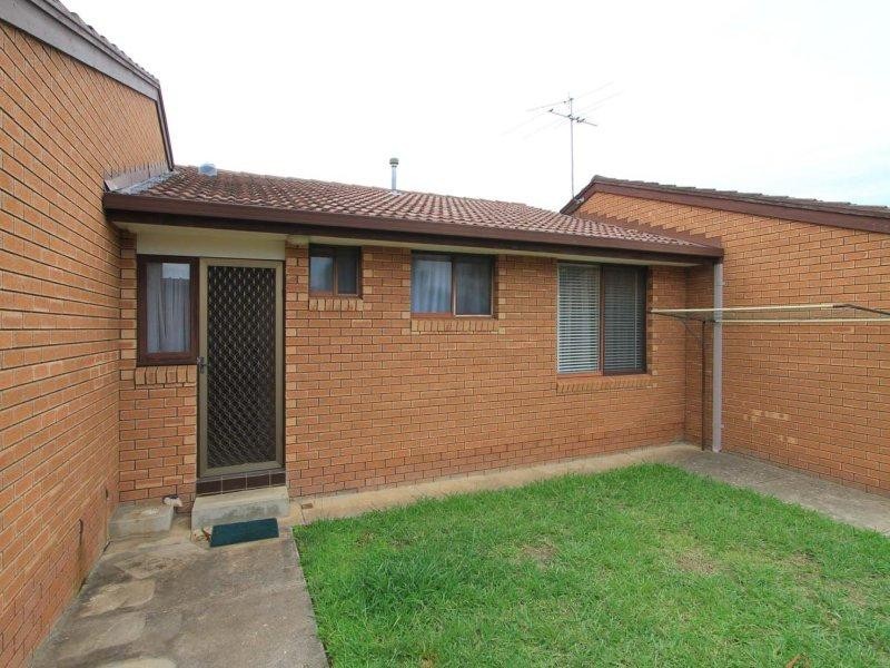 17/607 Prune St, Lavington NSW 2641