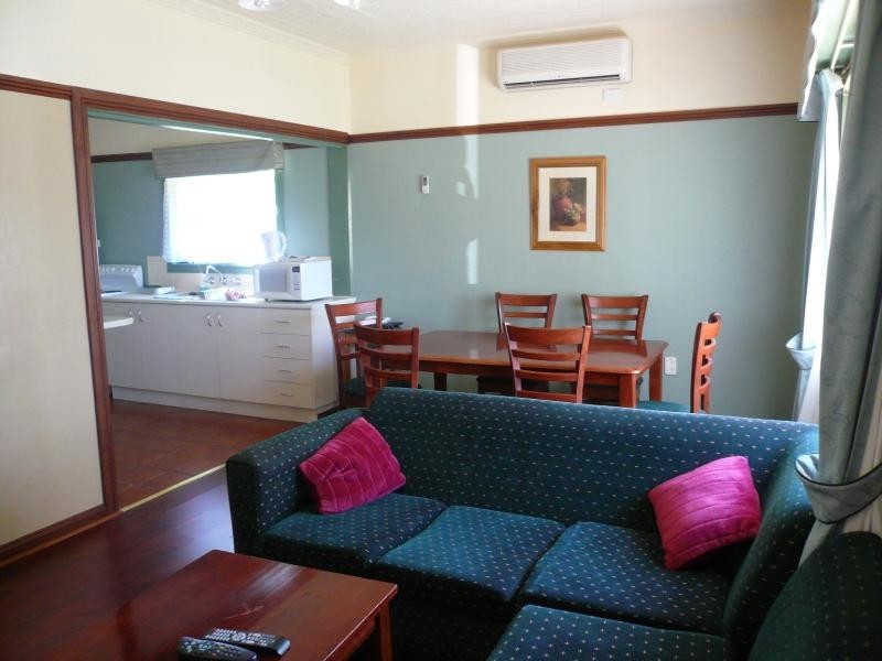 17 Brush Box St, Albury NSW 2640