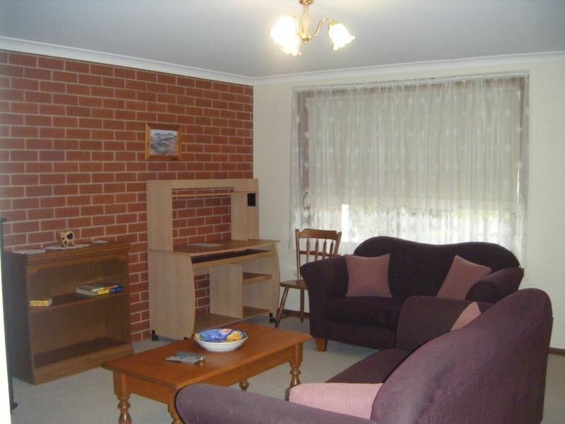 8/16 Keatinge Ct, Lavington NSW 2641