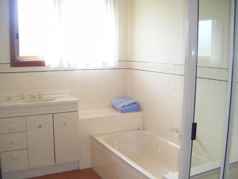 8/16 Keatinge Ct, Lavington NSW 2641