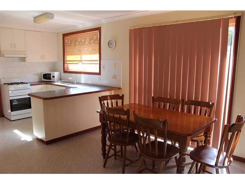 7/16 Keatinge Court, Lavington NSW 2641