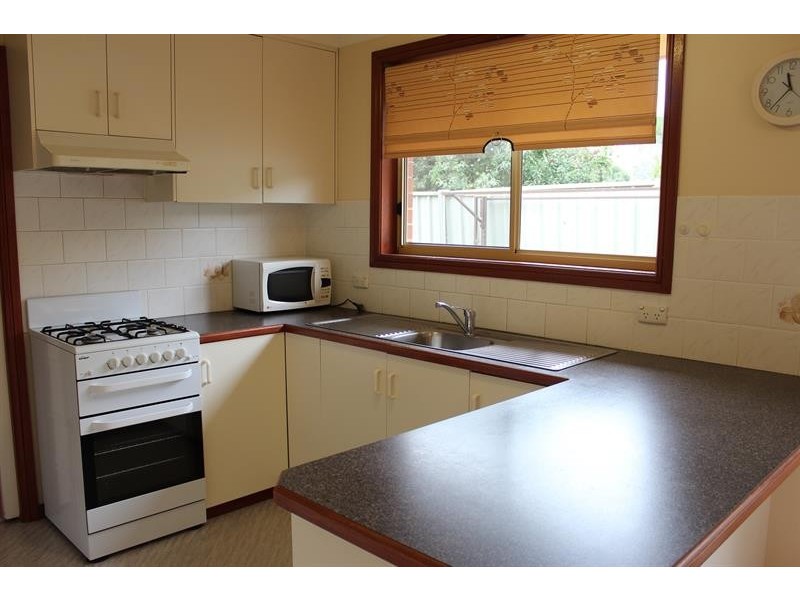7/16 Keatinge Court, Lavington NSW 2641