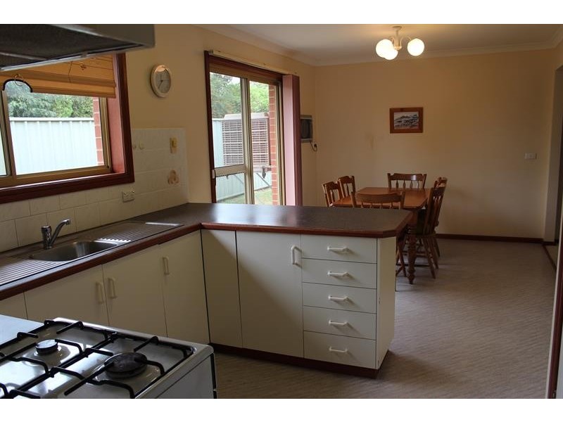 7/16 Keatinge Court, Lavington NSW 2641