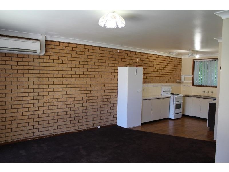4/561 Woodbury Ct, Lavington NSW 2641
