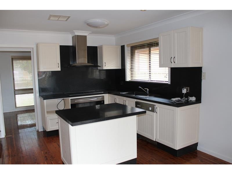 546 Kemp St, Lavington NSW 2641