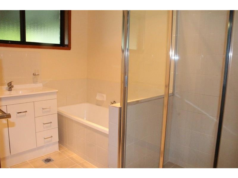 390 Dick Rd, Lavington NSW 2641