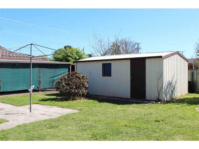 390 Dick Rd, Lavington NSW 2641