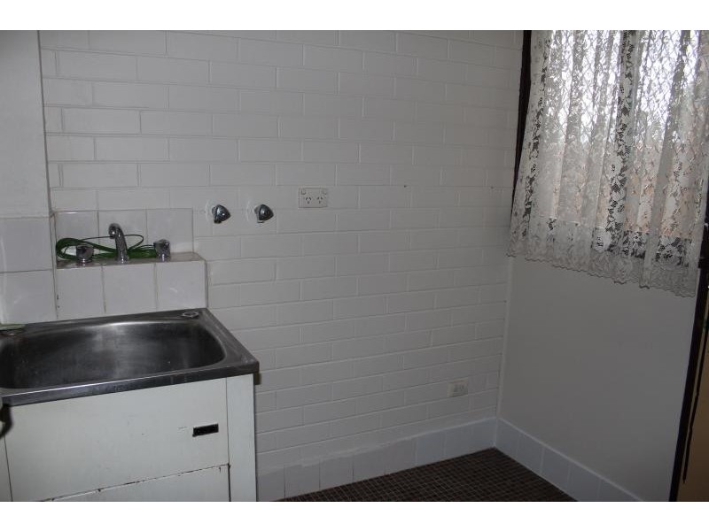 1/429 McDonald Rd, Lavington NSW 2641