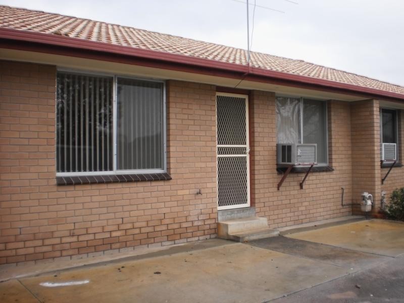 2/468 Kemp St, Lavington NSW 2641