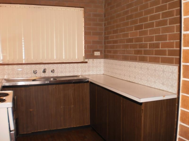 2/468 Kemp St, Lavington NSW 2641