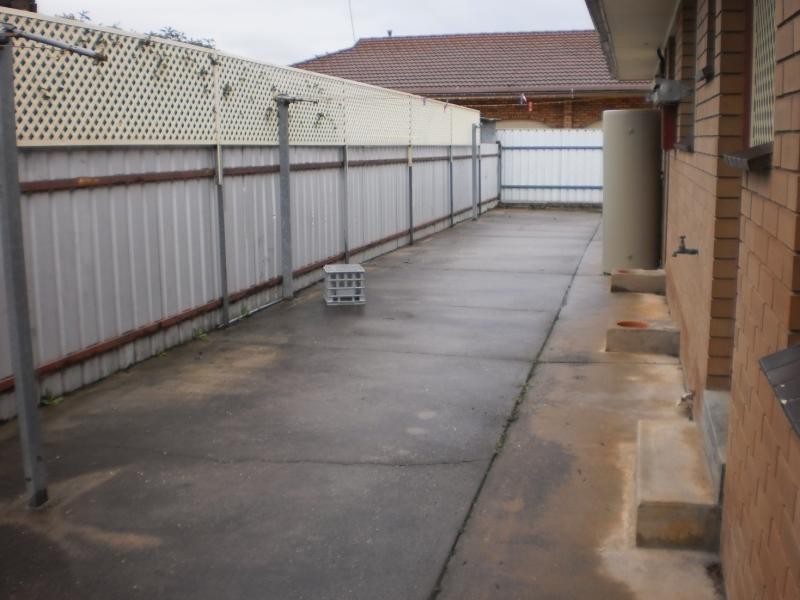 2/468 Kemp St, Lavington NSW 2641