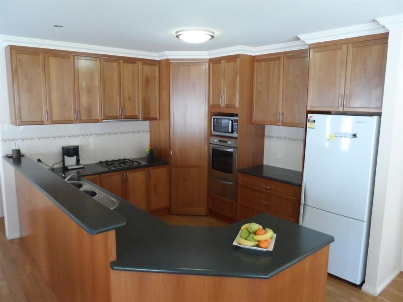 10 Dillagar Pl, Lavington NSW 2641