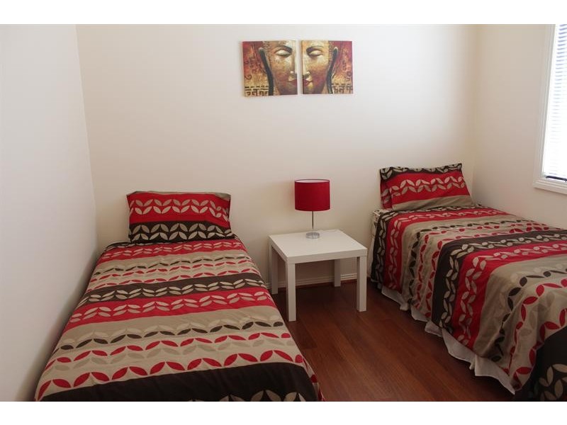 10 Dillagar Pl, Lavington NSW 2641