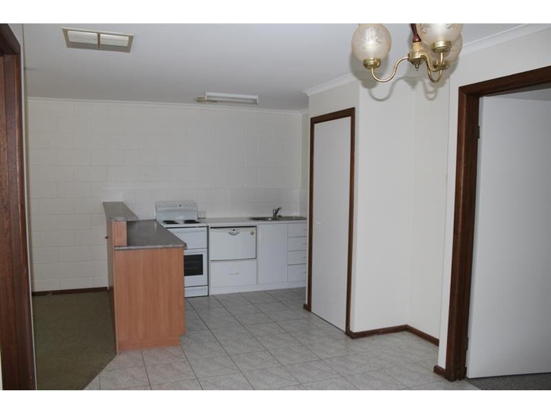 2/516 Alldis Ave, Lavington NSW 2641