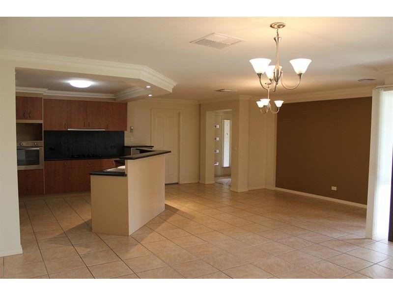 7 Dillagar  Place, Springdale Heights NSW 2641