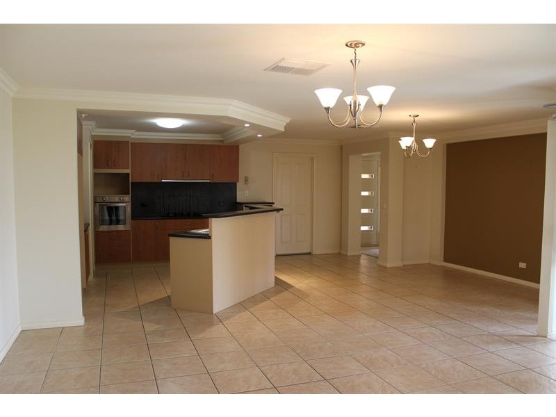 7 Dillagar  Place, Springdale Heights NSW 2641
