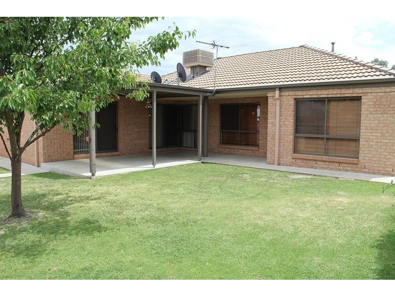 7 Dillagar  Place, Springdale Heights NSW 2641