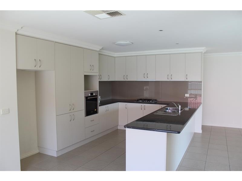 6 Firetail St, Thurgoona NSW 2640