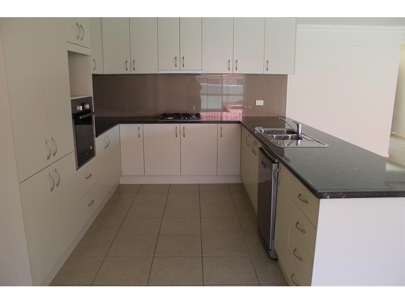 6 Firetail St, Thurgoona NSW 2640