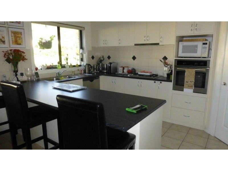 17 Dunne  Cres, Thurgoona NSW 2640