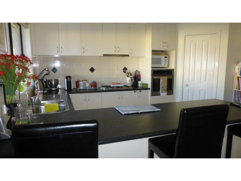 17 Dunne  Cres, Thurgoona NSW 2640