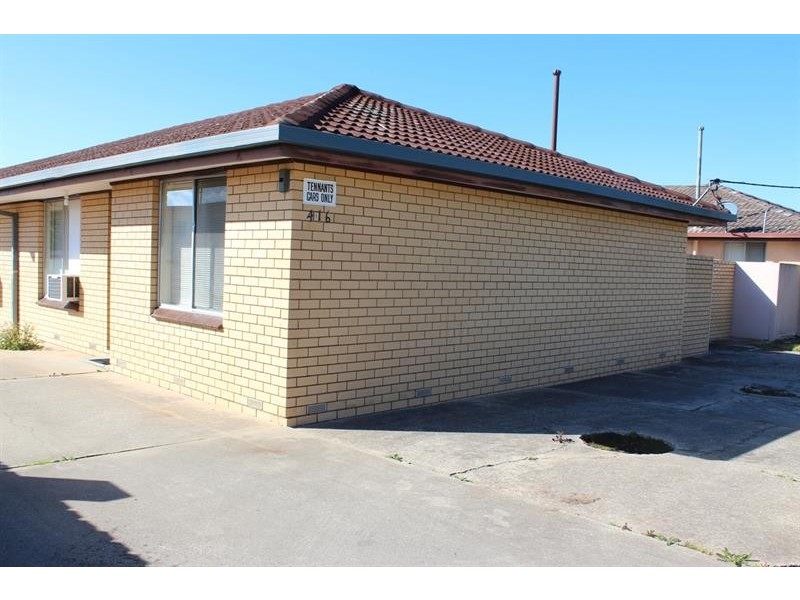 1/416 Kotthoff  Street, Lavington NSW 2641