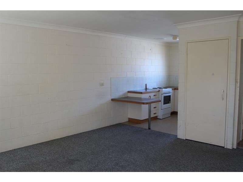 1/416 Kotthoff  Street, Lavington NSW 2641