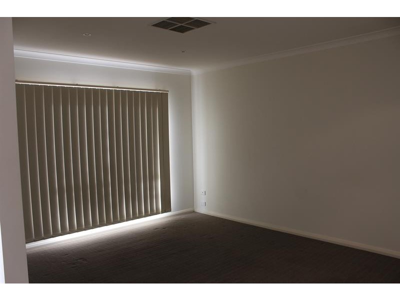 2/385 Nowland Avenue, Lavington NSW 2641