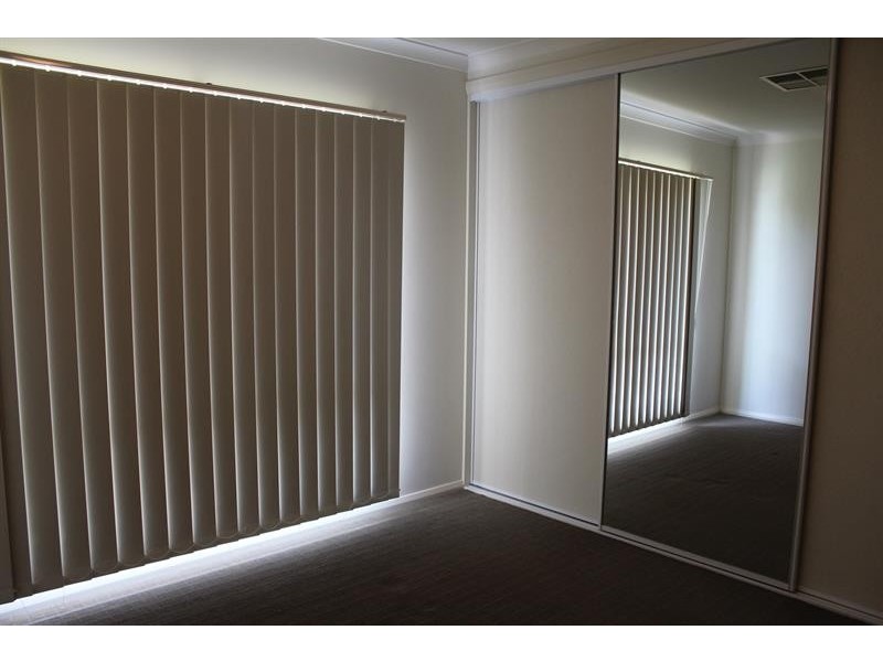 2/385 Nowland Avenue, Lavington NSW 2641