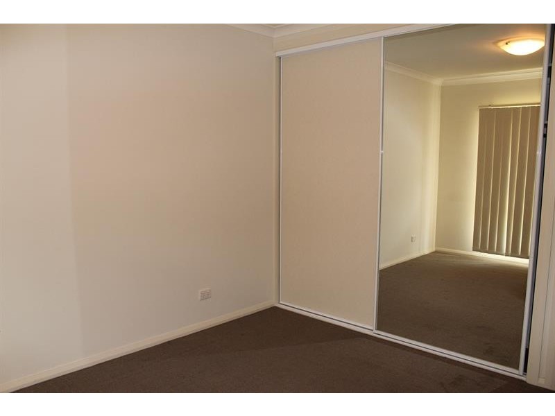 2/385 Nowland Avenue, Lavington NSW 2641