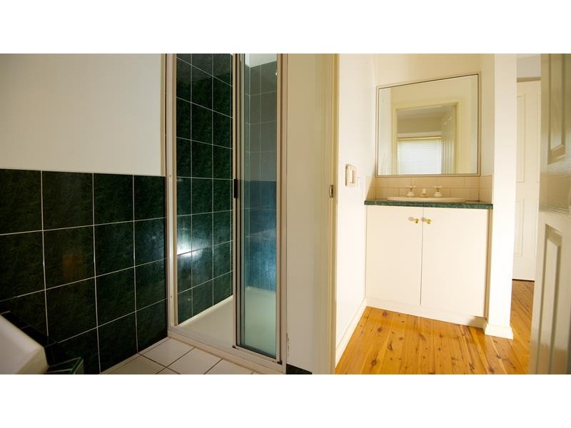 19 Janette Ct, Lavington NSW 2641