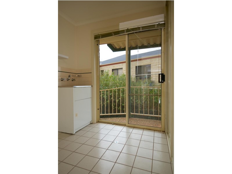 19 Janette Ct, Lavington NSW 2641