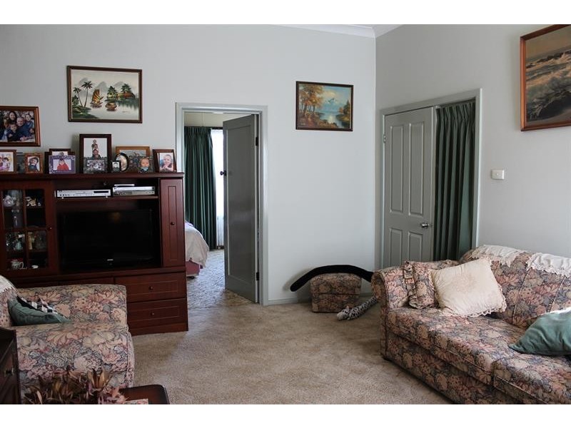 336 Dick Rd, Lavington NSW 2641