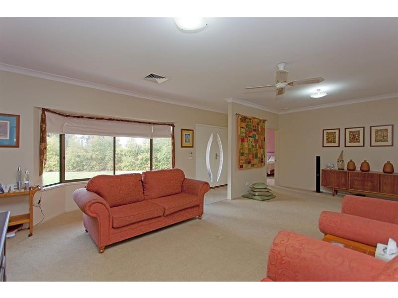 22 Worsley  Pl, Lavington NSW 2641