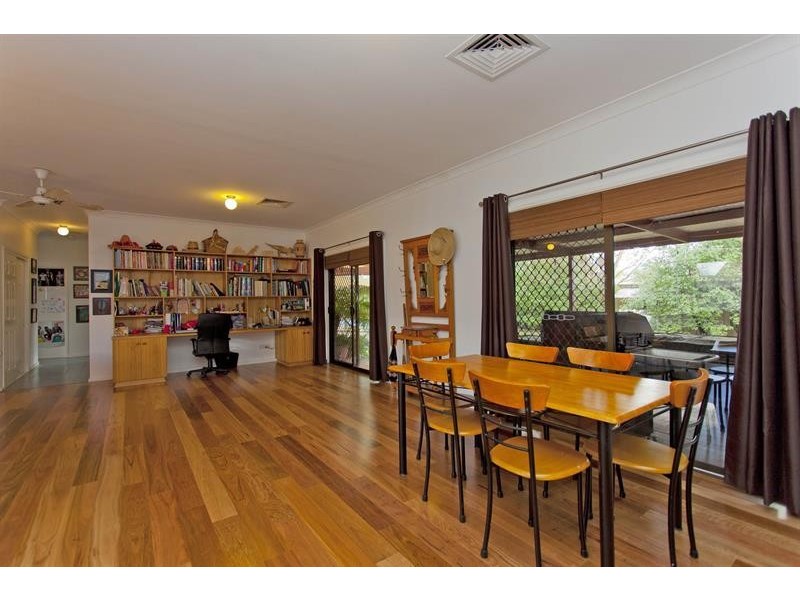 22 Worsley  Pl, Lavington NSW 2641