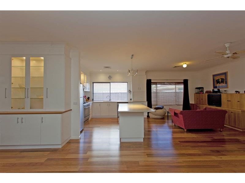 22 Worsley  Pl, Lavington NSW 2641