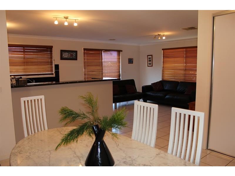 85 Adams St, Jindera NSW 2642