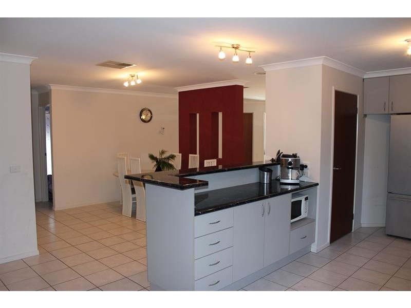 85 Adams St, Jindera NSW 2642