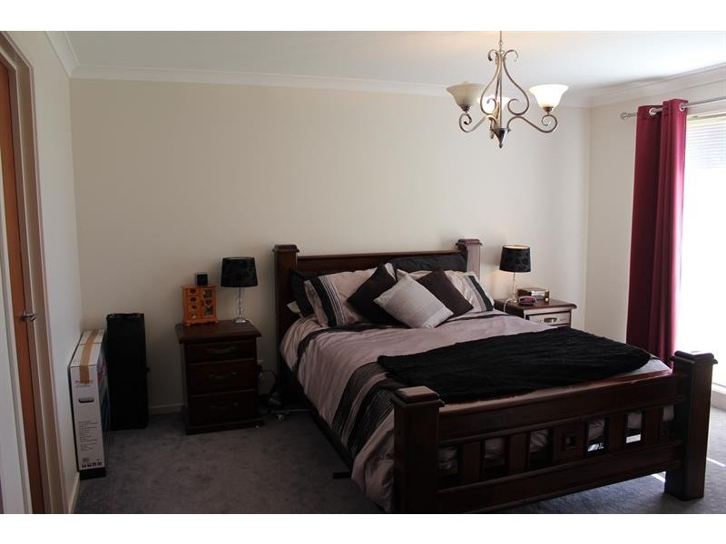 85 Adams St, Jindera NSW 2642