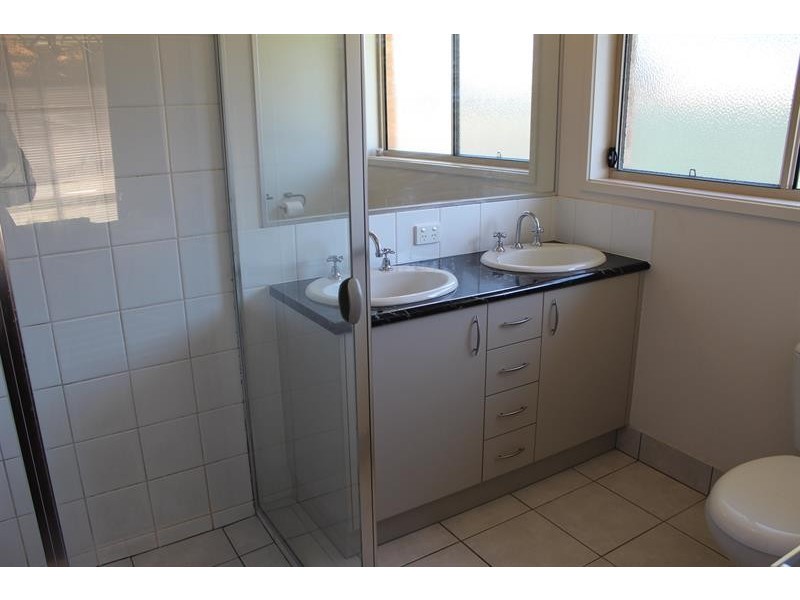 85 Adams St, Jindera NSW 2642