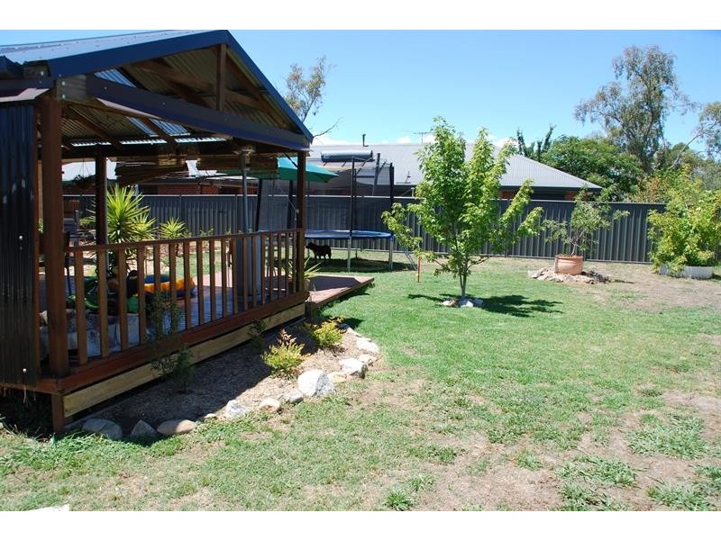 85 Adams St, Jindera NSW 2642
