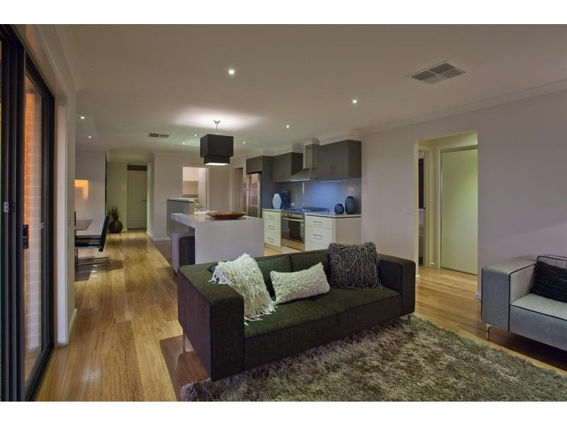 50 Fairway Gardens Rd, Thurgoona NSW 2640