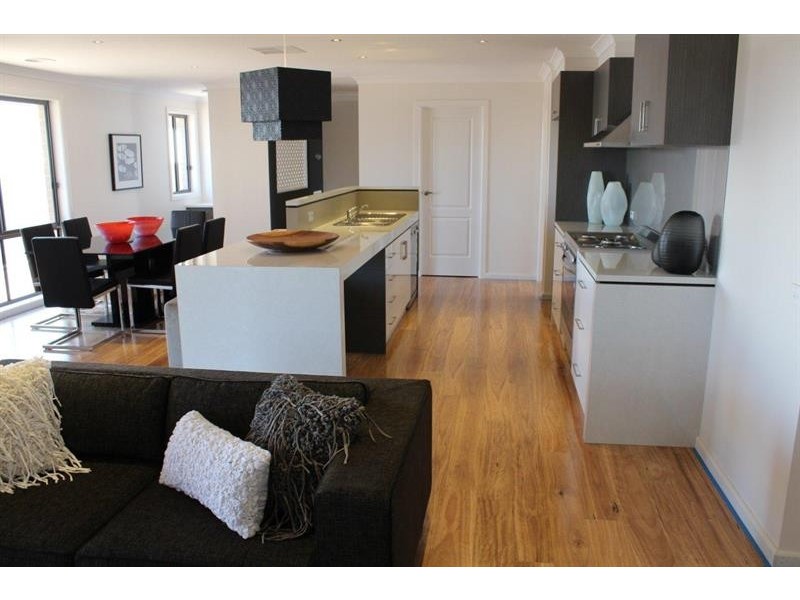 50 Fairway Gardens Rd, Thurgoona NSW 2640