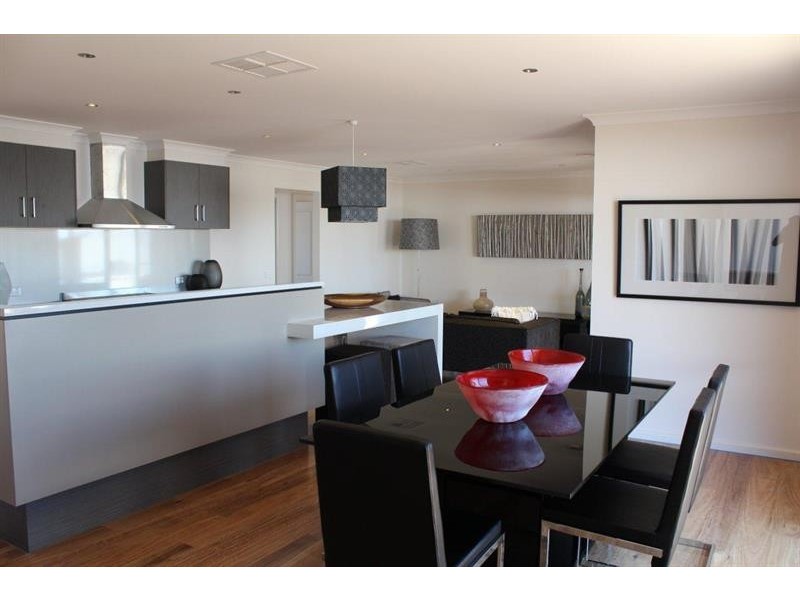 50 Fairway Gardens Rd, Thurgoona NSW 2640