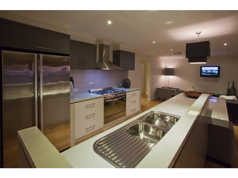 50 Fairway Gardens Rd, Thurgoona NSW 2640