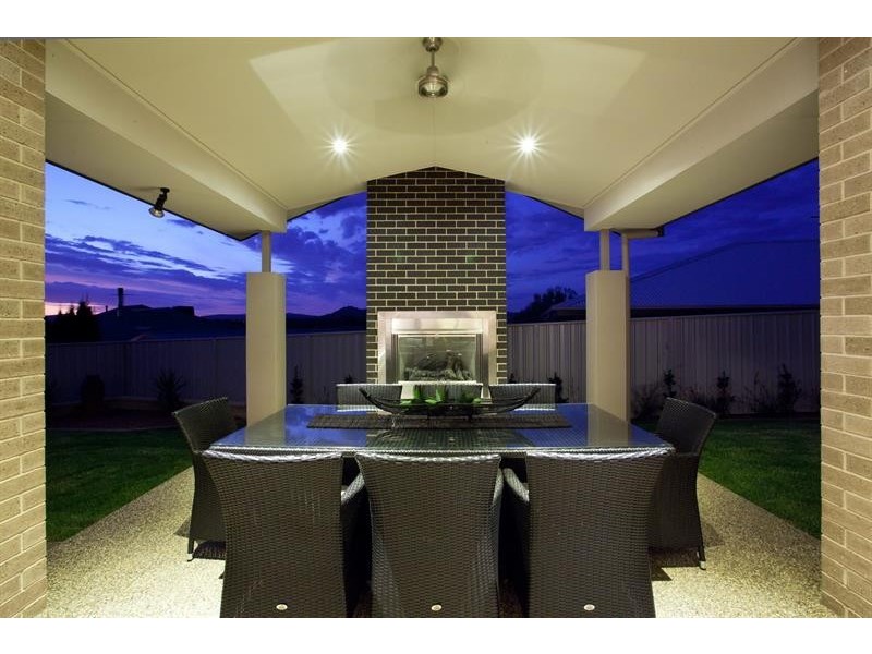 50 Fairway Gardens Rd, Thurgoona NSW 2640