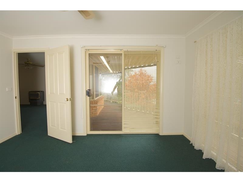 19 Janette Ct, Lavington NSW 2641