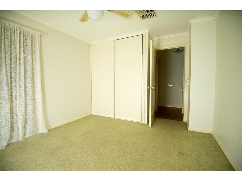 19 Janette Ct, Lavington NSW 2641