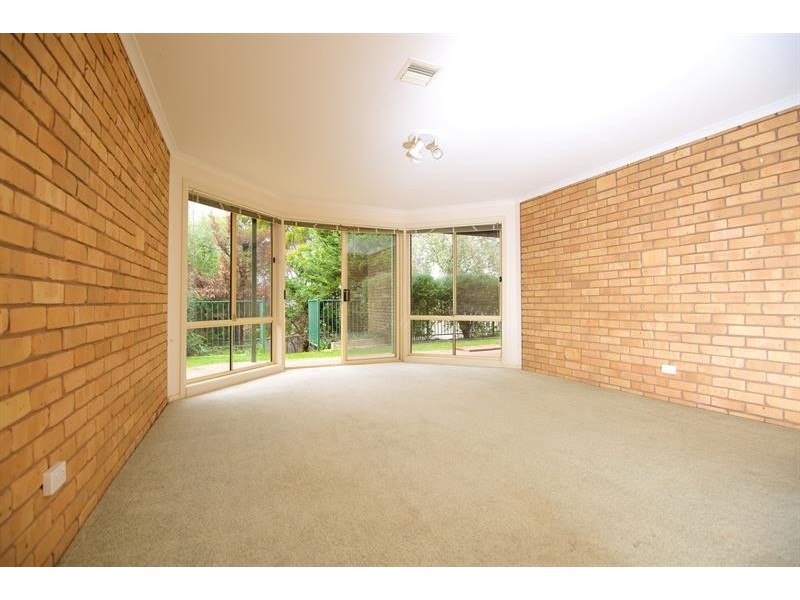 19 Janette Ct, Lavington NSW 2641